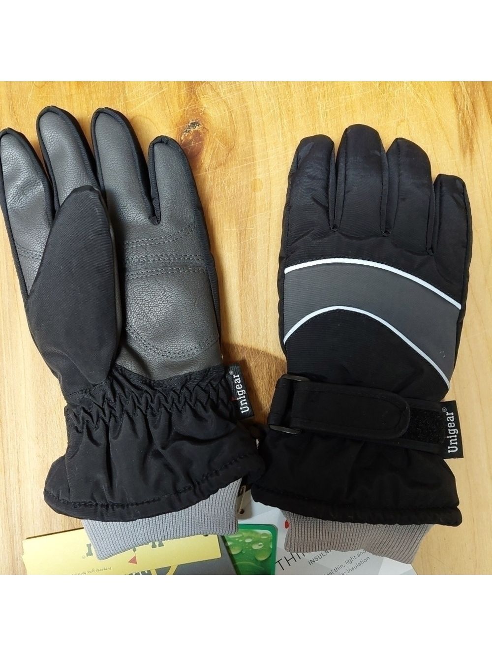 NWOT Unigear 3M Insulated Ladies Gloves (Large)